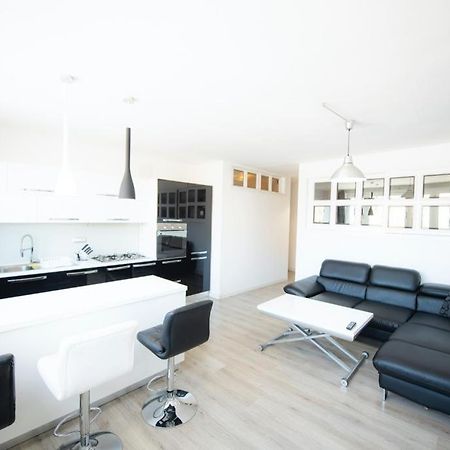 Loft 51 Apartment Олбия Екстериор снимка