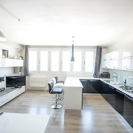 Loft 51 Apartment Олбия Екстериор снимка
