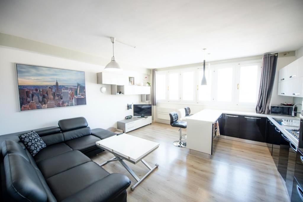 Loft 51 Apartment Олбия Екстериор снимка